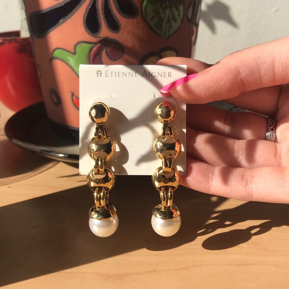 Formal gold dangling pearl earrings!